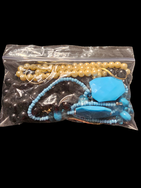 5 Necklace bargain bag - Carolina Bargain Bin