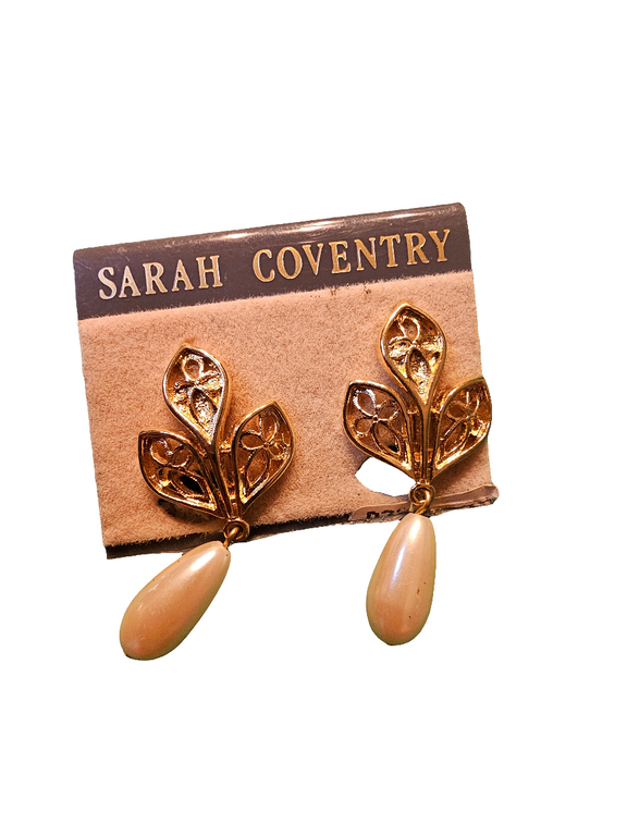 Sarah coventry earrings. - Carolina Bargain Bin