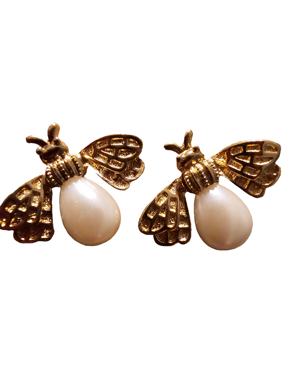 Bee style earrings - Carolina Bargain Bin