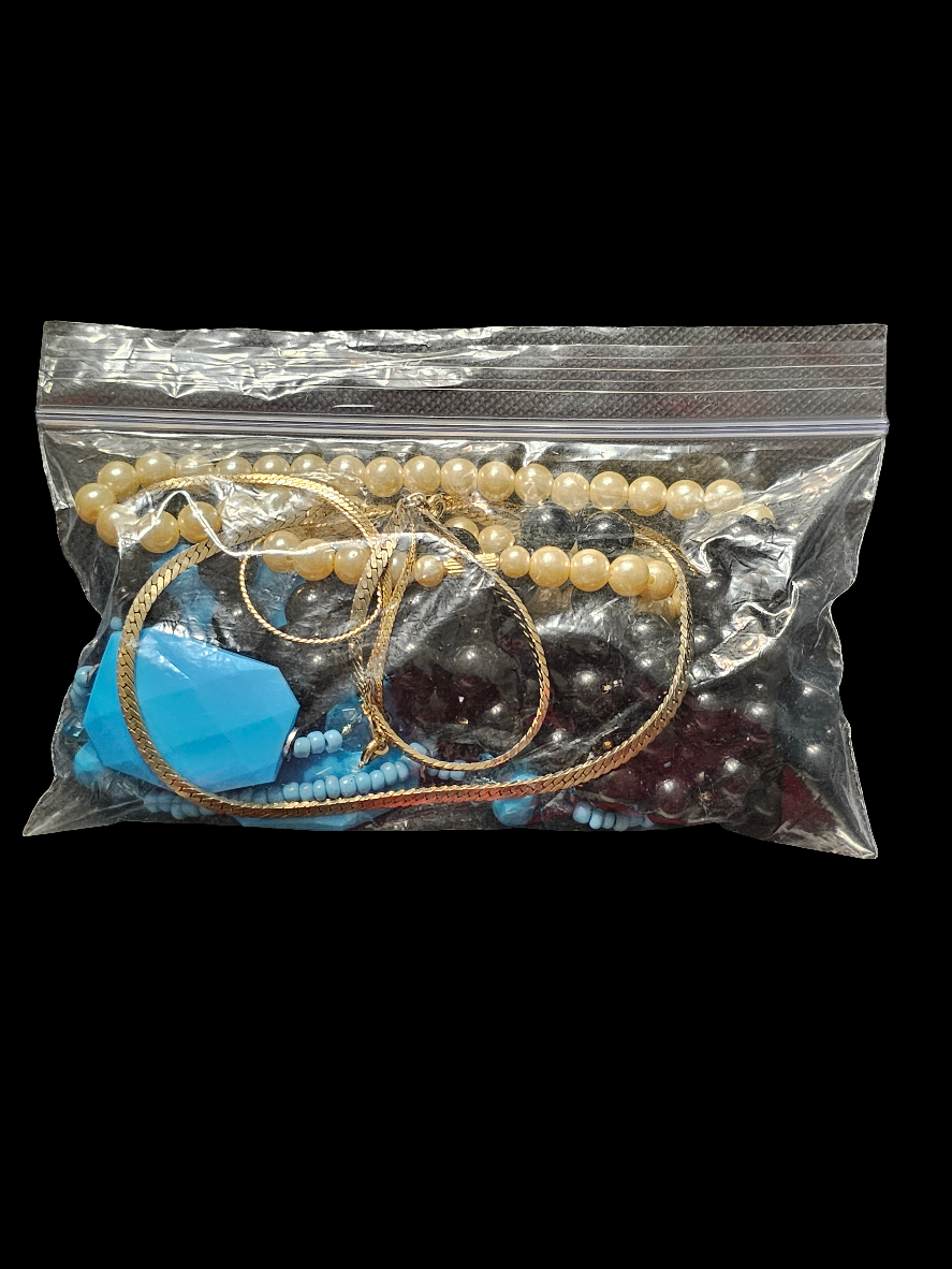 5 Necklace bargain bag - Carolina Bargain Bin